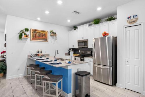 Free waterpark private heated pool near Disney photo 14