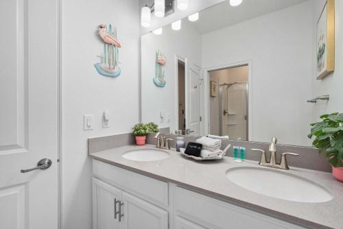 Free waterpark private heated pool near Disney photo 35
