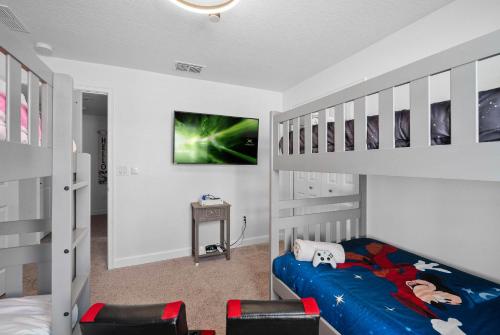 Free waterpark private heated pool near Disney photo 38