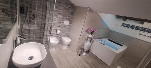 Koupelna v ubytování La rosa rossa