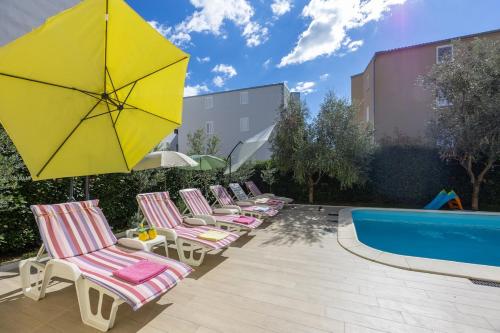 Luxury Villa with Pool, Sauna & Gym-5 Bedrooms