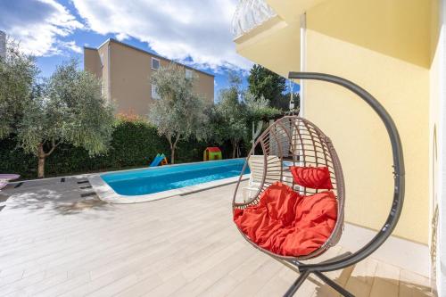 Luxury Villa with Pool, Sauna & Gym-5 Bedrooms