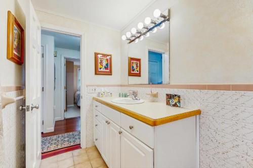 Koupelna v ubytování Bourne's Pond Hideaway