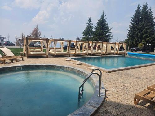 Hồ bơi trong/gần Apartman SEVN