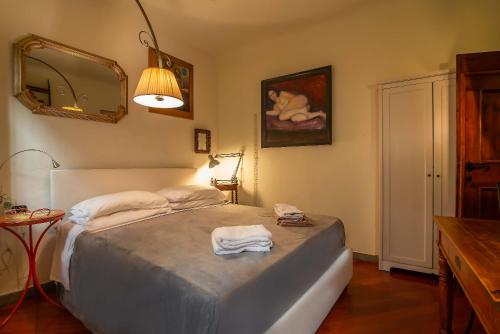 Charming Balcony Studio Florence Near City Center