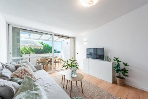 Renovated Sea View Apt 150m from El Cristo Beach