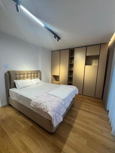 Φωτογραφία από το άλμπουμ του Knight Home σε Voluntari