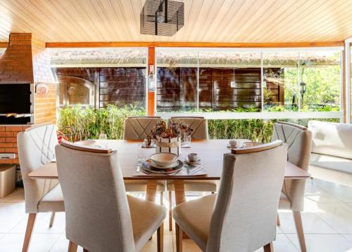 Zona de estar de Chalé Veraneio-Itú-SP Vista para o lago Camping Carrion