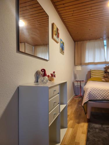 Ένα ή περισσότερα κρεβάτια σε δωμάτιο στο Cozy Central House Stay Kalundborg