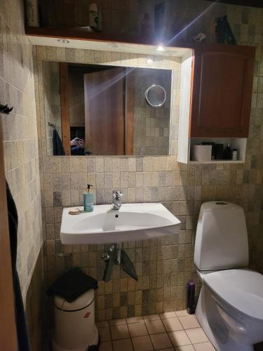 Ένα μπάνιο στο Cozy Central House Stay Kalundborg