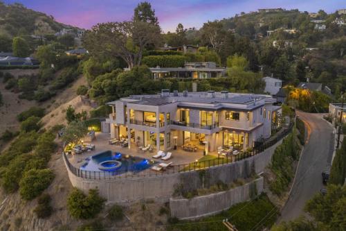 Prestigious Hillside Villa W. Pool, Theater, Views, Los ...