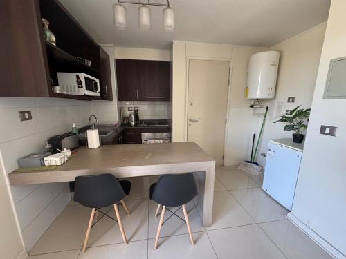 Kuchyň nebo kuchyňský kout v ubytování Luminoso y amplio depto cerca Av Alemania