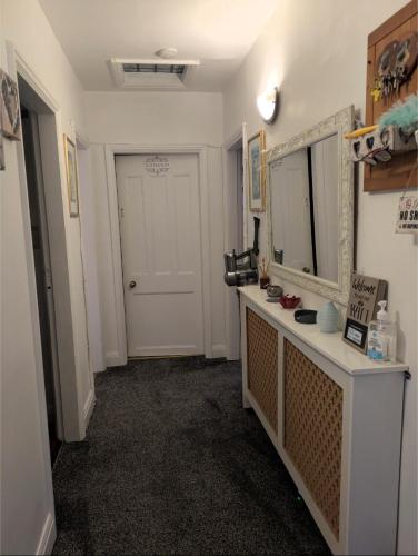 Imagen de la galería de The Bungalow Double Room Leicester City Center Long & Short stays in Shared Home, en Leicester