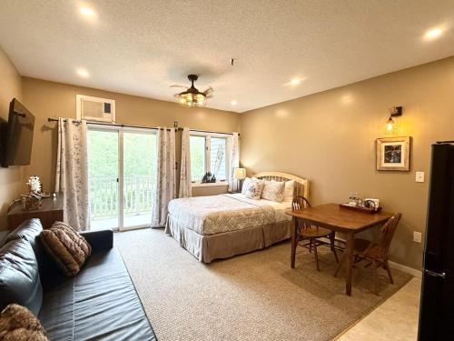 Ένα ή περισσότερα κρεβάτια σε δωμάτιο στο Studio Apt with stunning Mountain Views