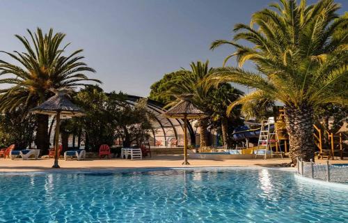 Πισίνα στο ή κοντά στο Mobile home dans camping 5 étoiles