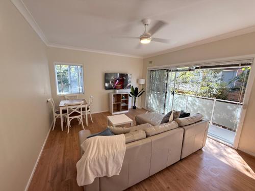 Χώρος καθιστικού στο Two Bedroom Apartment - Heart of Cronulla