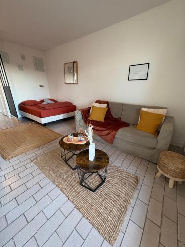 Studio ensoleillé près du port et des plages SOLEA