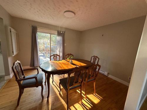 Posezení v ubytování The Grand Estate -4 bedroom