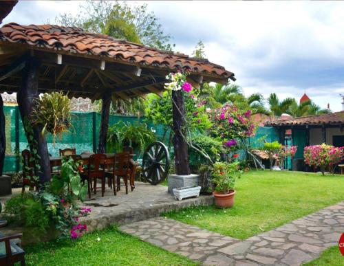 Κήπος έξω από το Gran Bonanza Hotel