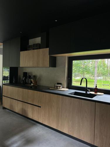 Η κουζίνα ή μικρή κουζίνα στο Chata w Puszczy Nowa Łuka