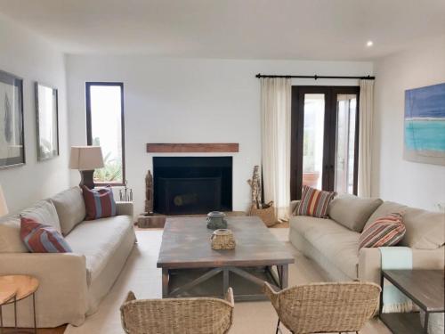 Χώρος καθιστικού στο Casapueblo Rent Cachagua CP 34