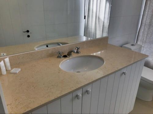 Ένα μπάνιο στο Casapueblo Rent Cachagua CP 27