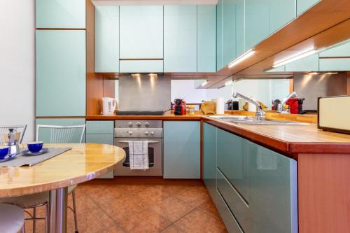 The Metropolitan Cozy apartment near DUOMO + WIFI