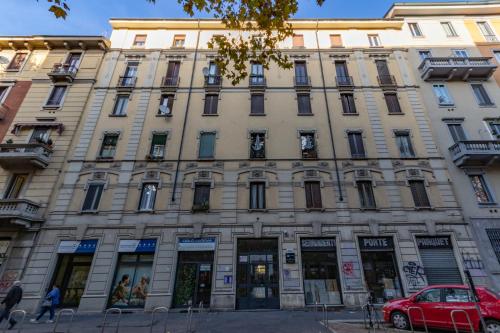 The Metropolitan Cozy apartment near DUOMO + WIFI