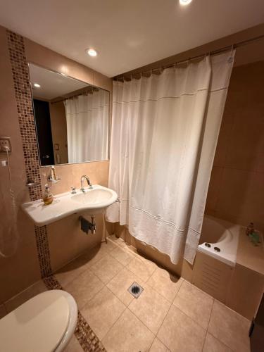 Koupelna v ubytování Departamento Centrico Premium Tower