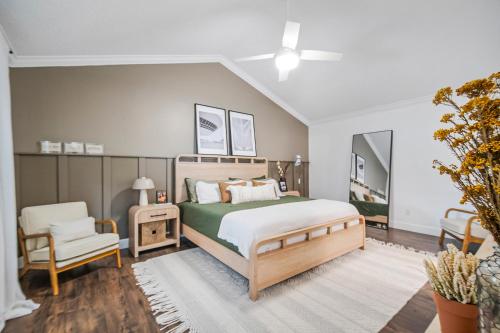 Giường trong phòng chung tại Luxury House at Universal Area by Unique Stays