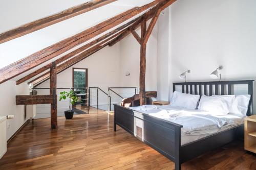 Ένα ή περισσότερα κρεβάτια σε δωμάτιο στο Royal Road Residence