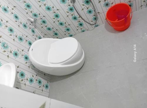 Ένα μπάνιο στο Moon moon Garden