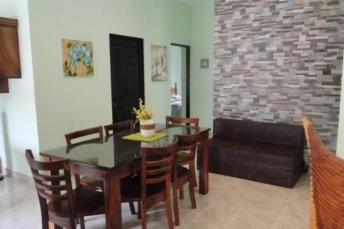 Χώρος καθιστικού στο Beach House In Punta Leona with private Pool