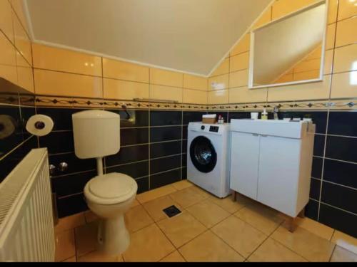 Ένα μπάνιο στο Luxury Pool Villa Aurora - Four Bedroom Villa with the Pool