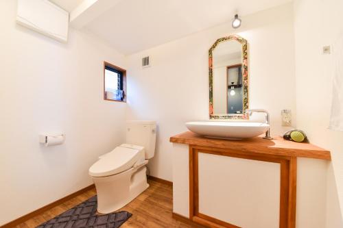 Ένα μπάνιο στο Costa Del Sol HIJI