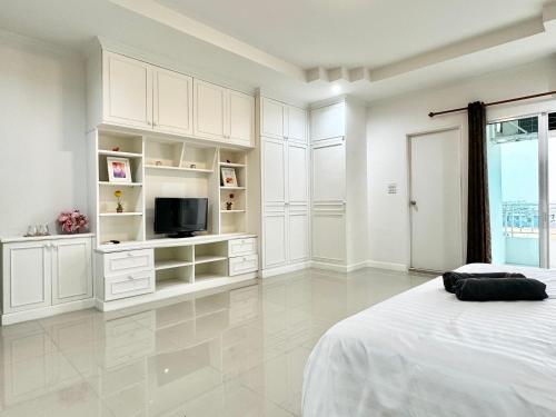 Μια τηλεόραση ή/και κέντρο ψυχαγωγίας στο Prestige