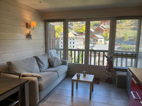 Studio cabine 6 personnes avec balcon, wifi et parking - FR-1-263-630
