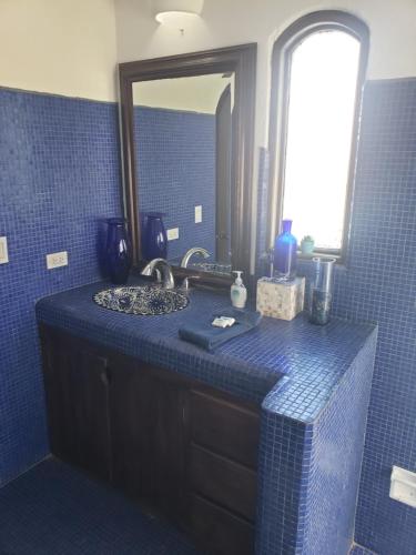 Kuchyň nebo kuchyňský kout v ubytování Exotic Oceanfront villa with Private Pool & jacuzzi - Parties & Events