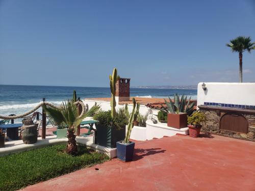 Gallery image of Exotic Oceanfront villa with Private Pool & jacuzzi - Parties & Events in Rosarito