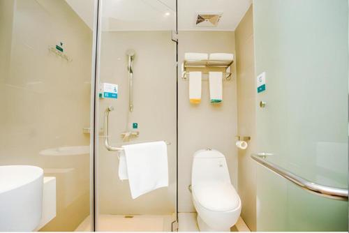 Ένα μπάνιο στο City Comfort Inn Shenzhen Shiyan Science and Technology Park