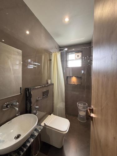 Koupelna v ubytování Enrise By Sayaji, Kalaburagi