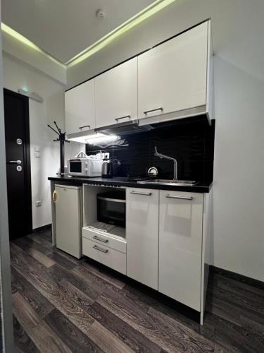 Athens Stay 30