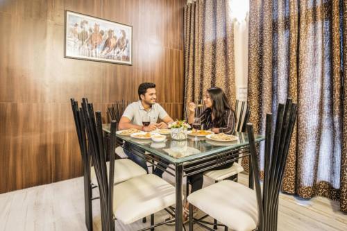 Επισκέπτες που μένουν στο FabHotel Ivy Inn Sector 35