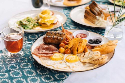 Jídlo v hotelu nebo okolí