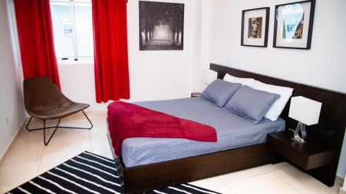 Ένα ή περισσότερα κρεβάτια σε δωμάτιο στο 3 levels and 5 bedrooms penthouse with a great view