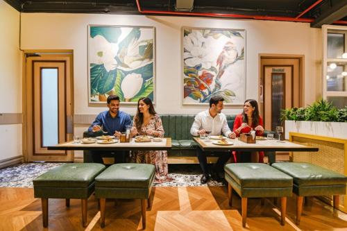 Επισκέπτες που μένουν στο FabHotel Aayash - Nr City Center Metro Station