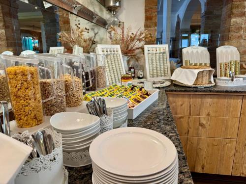 Jídlo v hotelu nebo okolí