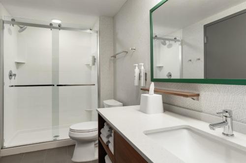 Koupelna v ubytování Home2 Suites By Hilton Denton