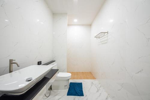 Ένα μπάνιο στο Verdant Villa Pattaya - Luxury 4BR Pool Villa