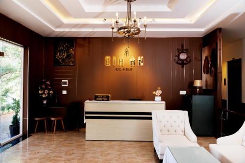 TV a/nebo společenská místnost v ubytování Gia An - hotel in Dalat